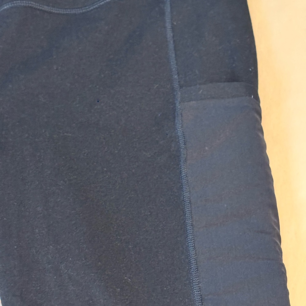 Fabletics Women's Black Leggings with Pockets and Mesh Sleek Design - Size L - Picture 2 of 7